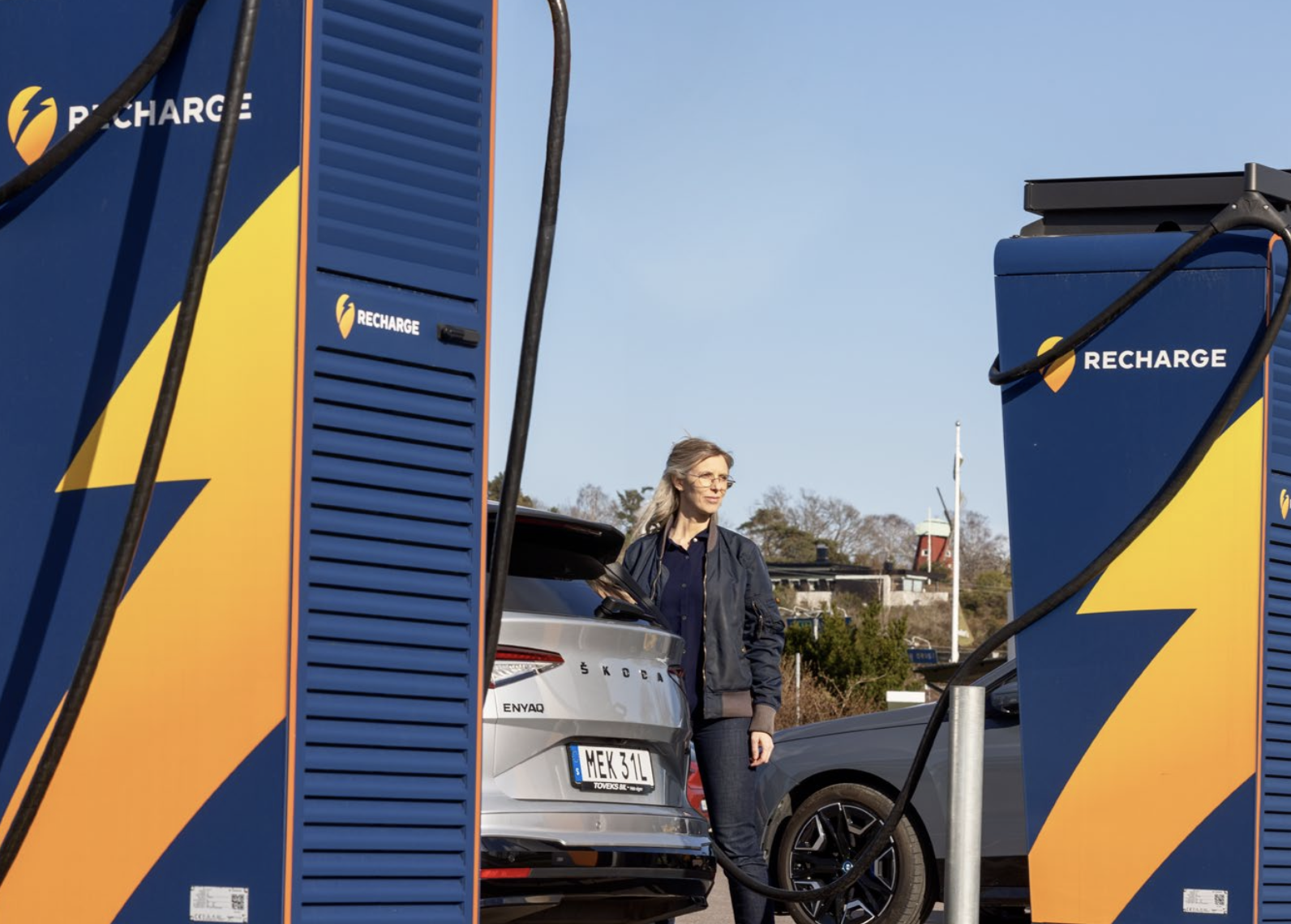 Recharge charging hub